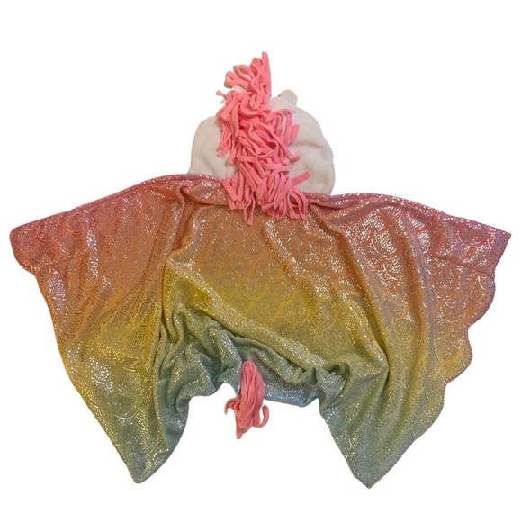 Unicorn wearable blanket robe size 50” x 40” - Picture 2 of 3